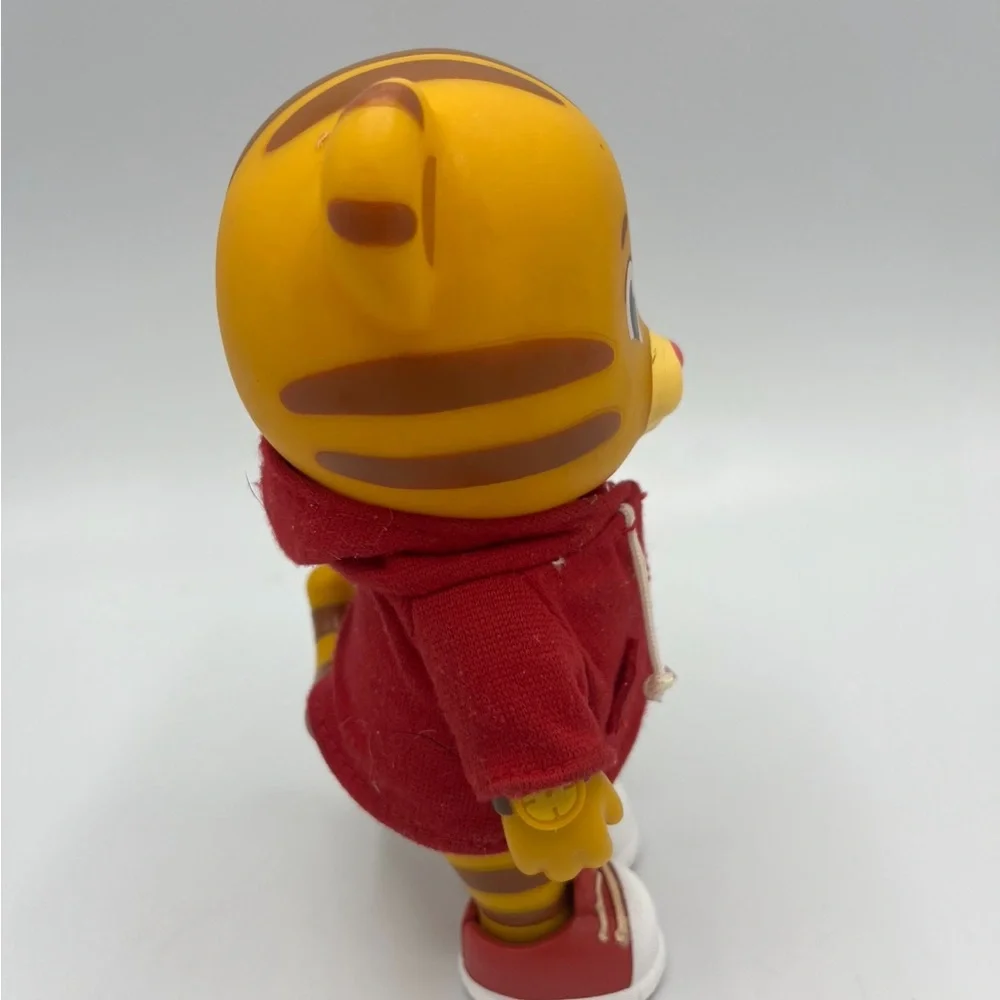 Daniel Tigers Neighborhood 7’ Posable Danie Tiger Figure